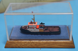 Schlepper "Bülk" SFK Kiel(1 St.) D 1993 Marian Jahnke in Vitrine